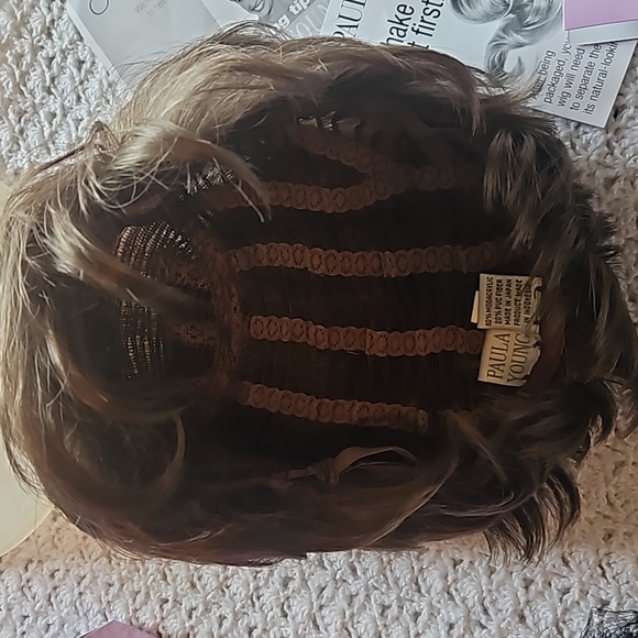 Vintage Paula Young Wig. - Picture 4 of 6